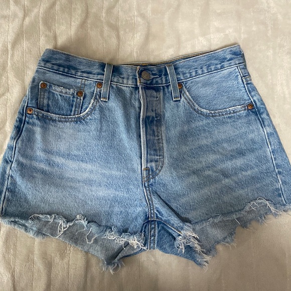 Levi’s 501 Wedgie fit shorts - Picture 1 of 8